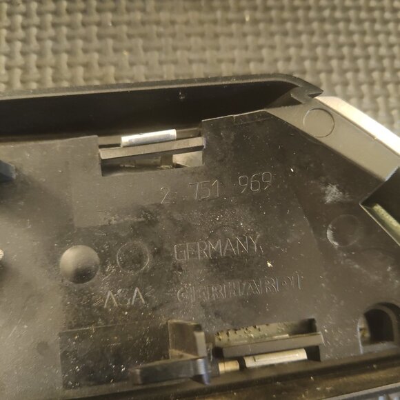 2007-2015 MINI COOPER S Front Fender Turn Signal Side Scuttles - Picture 3 of 4